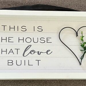 Farmhouse-style Sign w/ Metal Heart !Accepting Offers/Bundle Deals!